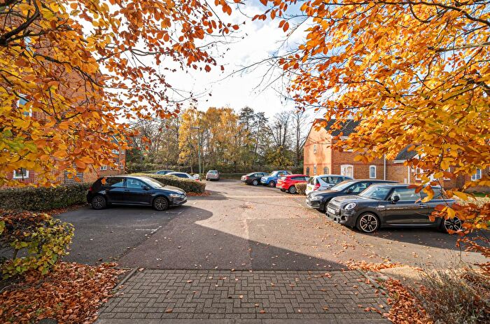 1 Bedroom Flat For Sale In Philips Close, Carshalton, SM5