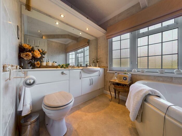 2 Bedroom Park Home For Sale In Woodlands Park Homes, Dowles Road
