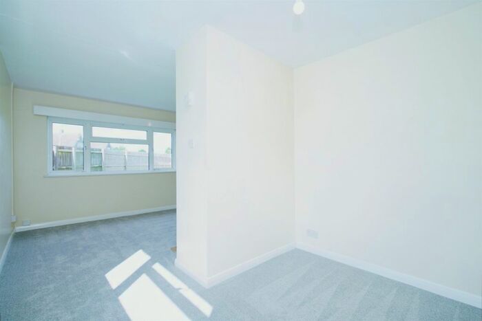 3 Bedroom Detached Bungalow For Sale In Sarum Drive, Devizes, SN10
