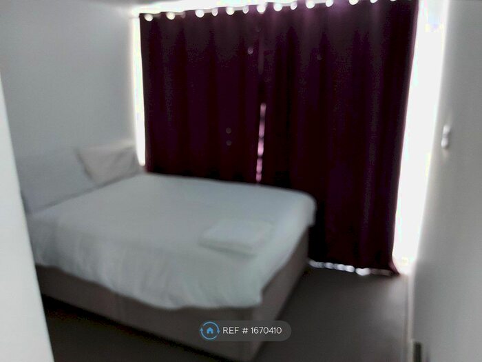 2 Bedroom Flat To Rent In The Axis, Nottingham, NG1