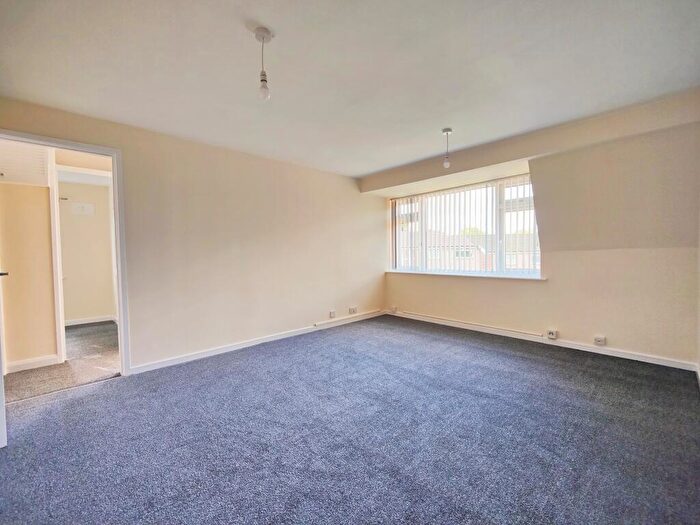 2 Bedroom Flat To Rent In Orton Close, Water Orton, B46