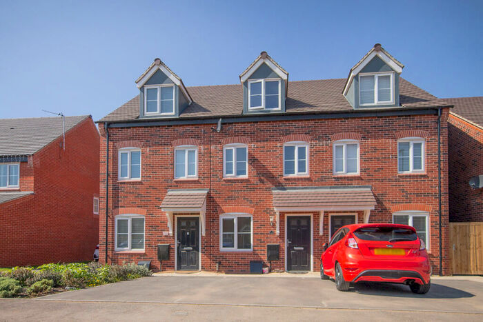 3 Bedroom Town House To Rent In Newark Street, Boulton Moor, Derby, DE24