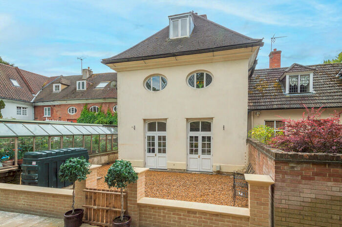 3 Bedroom Link Detached House For Sale In Cheveley, Newmarket, CB8