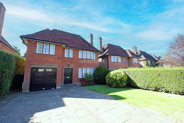 6 Bedroom Detached House To Rent In Kingsley Way, London, N2