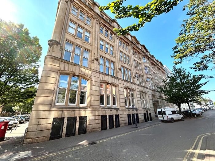 2 Bedroom Flat To Rent In West Bute Street, Cardiff, CF10