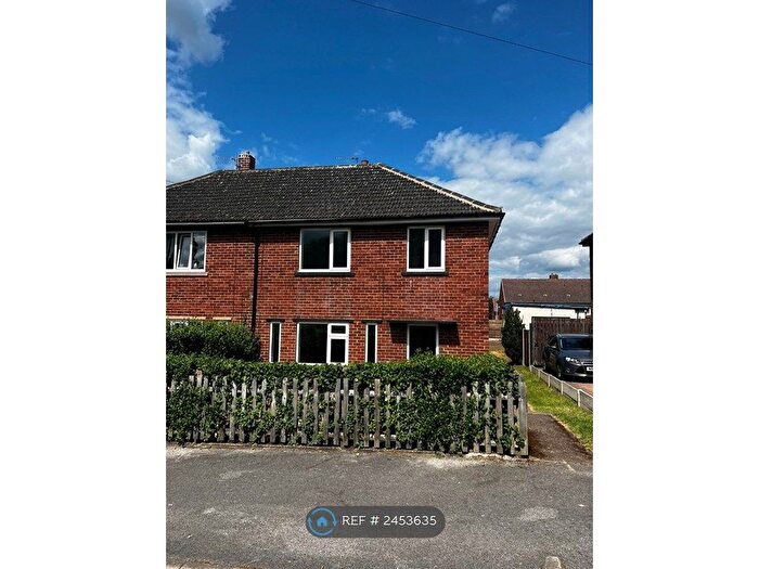3 Bedroom Semi-Detached House To Rent In Highfield Avenue, Barnsley, S71