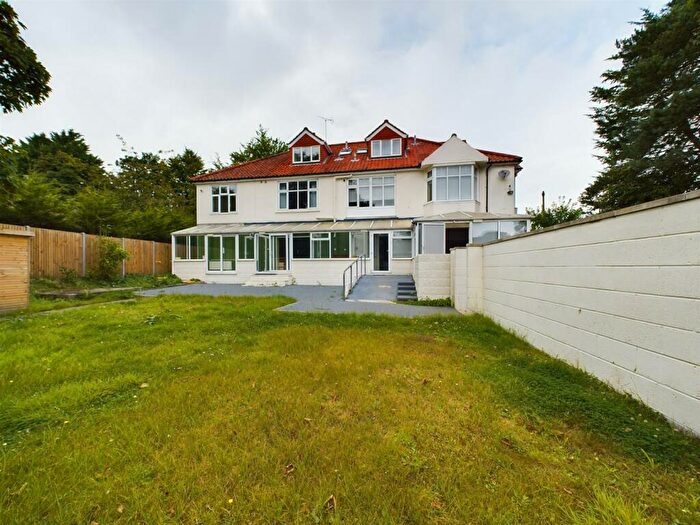 10 Bedroom Detached House For Sale In Holt Road, Cromer, NR27