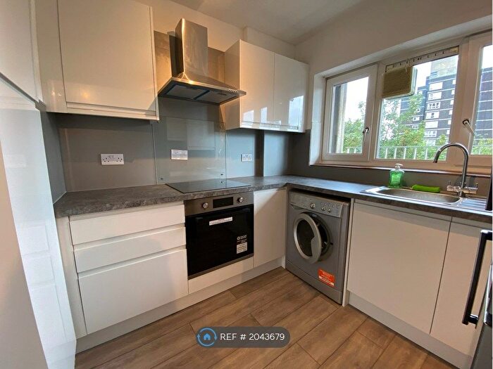 4 Bedroom Flat To Rent In Arabella Drive, London, SW15