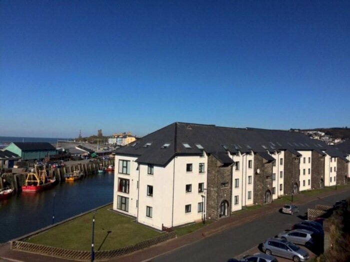 2 Bedroom Flat To Rent In Y Lanfa, Trefechan, SY23