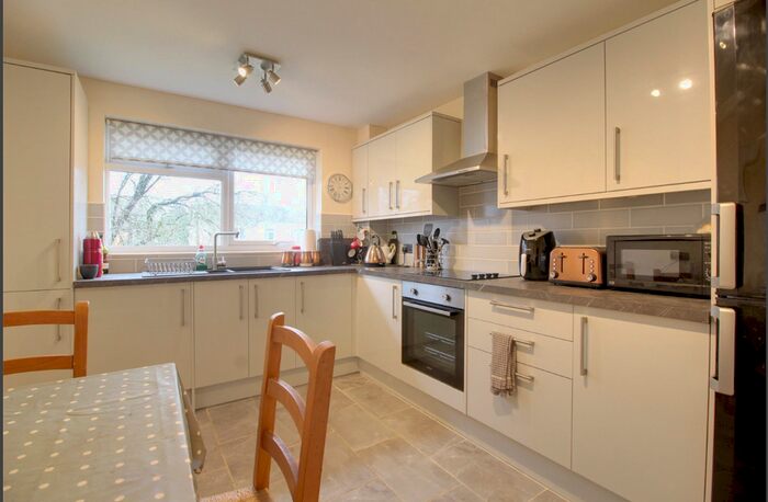 2 Bedroom Flat To Rent In Cove Road, Farnborough, GU14