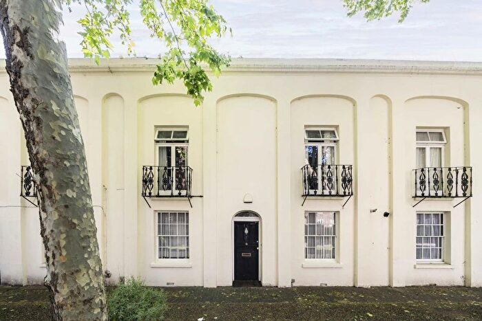 3 Bedroom Flat To Rent In Cowley Road, London, SW9