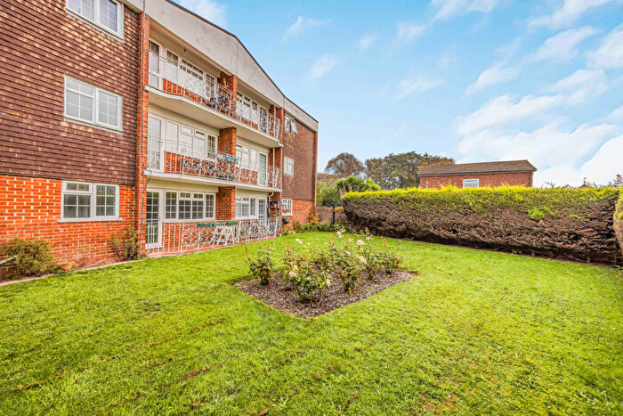 2 Bedroom Flat For Sale In West Hayling, PO11