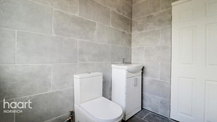 2 Bedroom Bungalow To Rent In Drayton Wood Road, Norwich, NR6