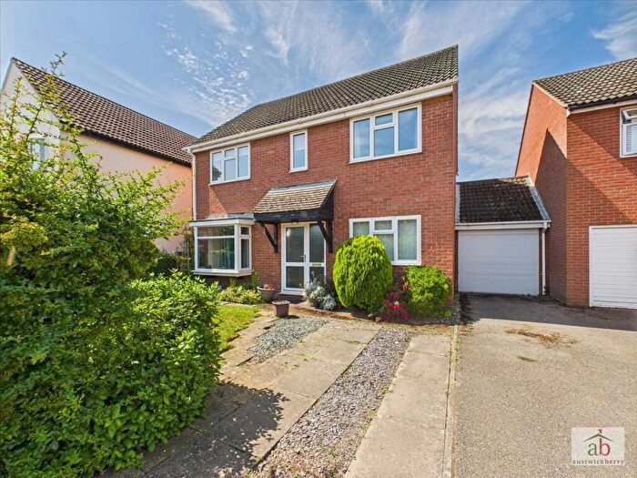 4 Bedroom Detached House For Sale In Chestnut Close, Rushmere St. Andrew, IP5