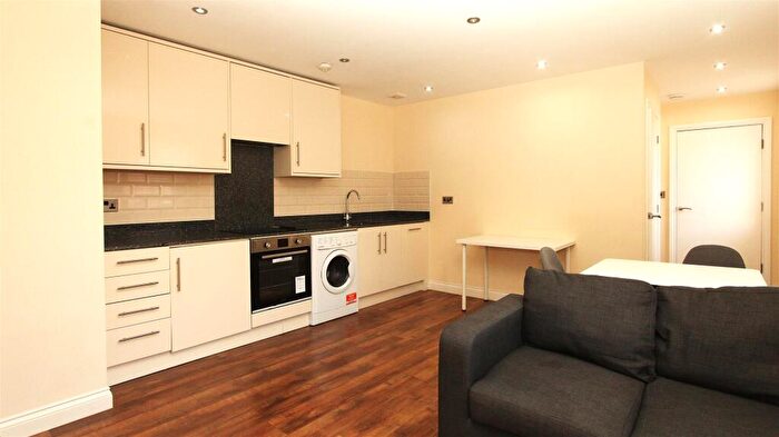 1 Bedroom Flat To Rent In Brunswick Court, Leeds, LS2