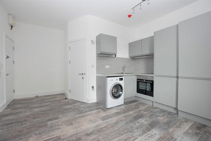 Studio To Rent In Cedar Road, Sutton, SM2