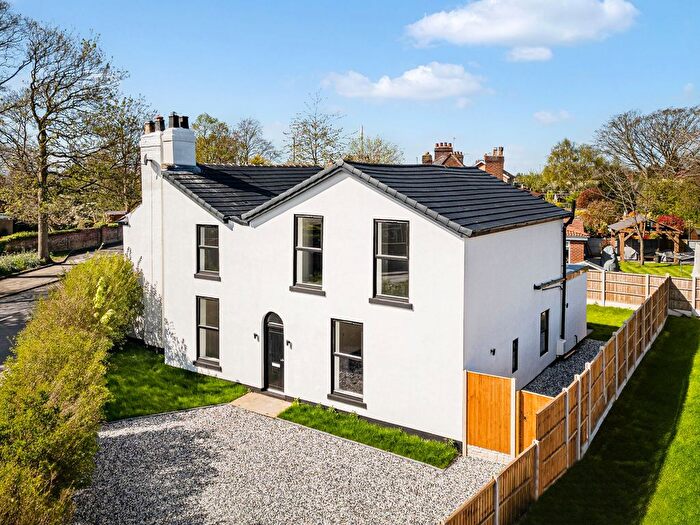 4 Bedroom Semi-detached House To Rent In Wilmere Lane, Widnes, WA8