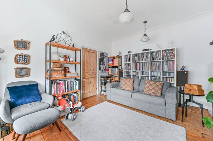 2 Bedroom Flat For Sale In Norbury Crescent, Norbury, London, SW16