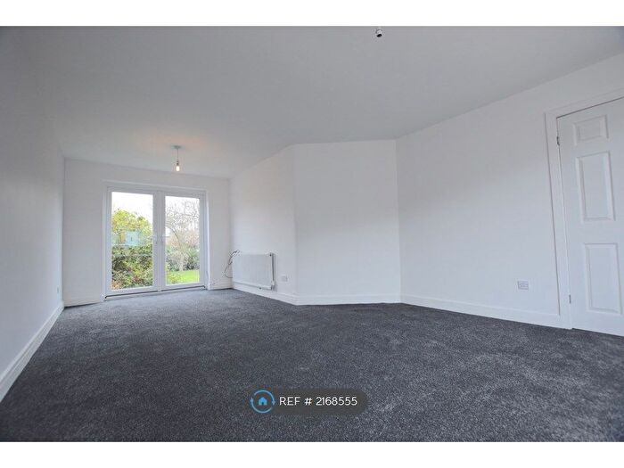 3 Bedroom Semi-Detached House To Rent In Meredith Crescent, Doncaster, DN4
