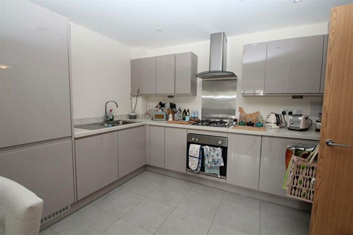 2 Bedroom Apartment To Rent In Walk Of Station, High Wycombe, HP13