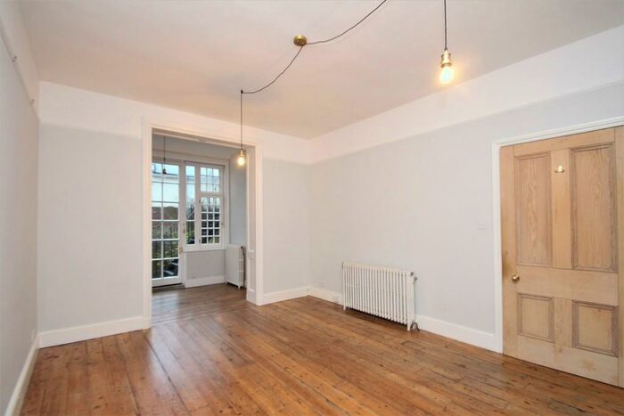 Flat To Rent In Cromwell Road, Hove, BN3