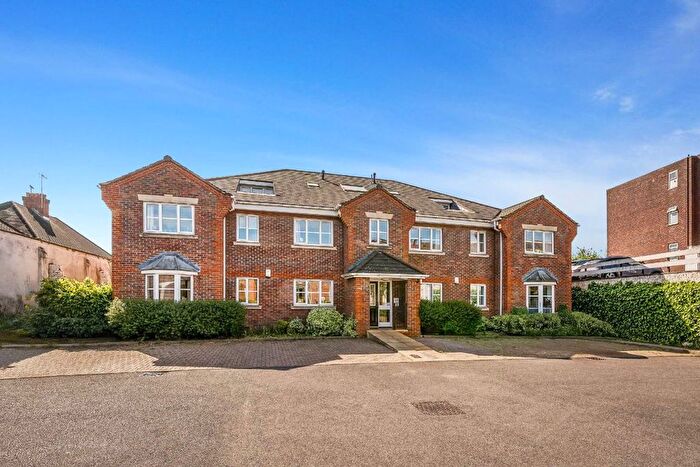 2 Bedroom Flat For Sale In Amelia Close, Acton, W3