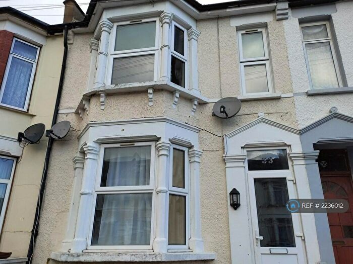 4 Bedroom Terraced House To Rent In Somerby Road, Barking, IG11
