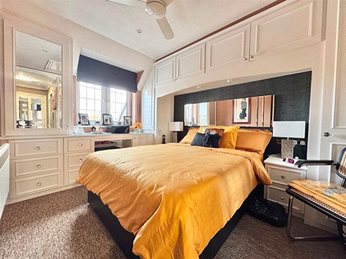 1 Bedroom Flat For Sale In Lansdowne Road, Bournemouth, BH1