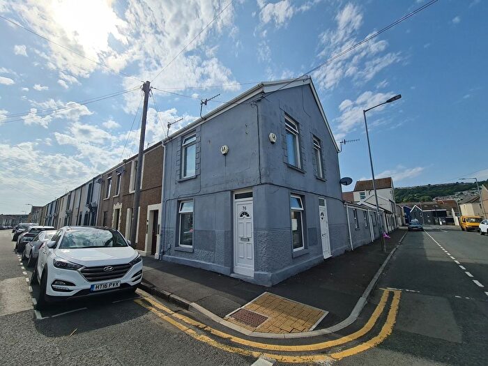 4 Bedroom End Of Terrace House For Sale In Fleet Street, Swansea, City And County Of Swansea., SA1