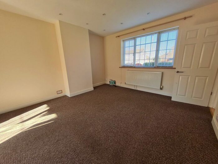 3 Bedroom Semi-Detached House To Rent In Exeter Road, Doncaster, DN2