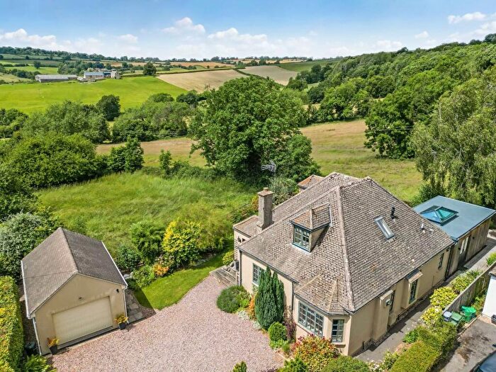 3 Bedroom Detached House For Sale In Blakewell Mead, Painswick, Stroud, GL6