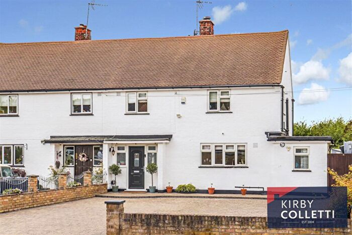 3 Bedroom Semi-Detached House For Sale In Parkfields, Roydon, Harlow, CM19