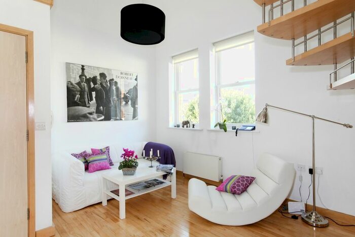 1 Bedroom Flat To Rent In High Street, Kingston Upon Thames, KT1