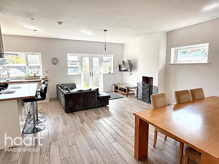 5 Bedroom Detached House For Sale In Edith Road, Maidenhead, SL6