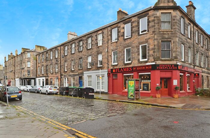 2 Bedroom Flat To Rent In Trafalgar Street, Bonnington, Edinburgh, EH6