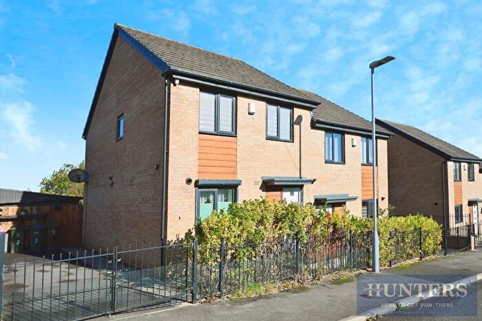 3 Bedroom Semi-Detached House For Sale In Holy Well Drive, Bradford, BD10