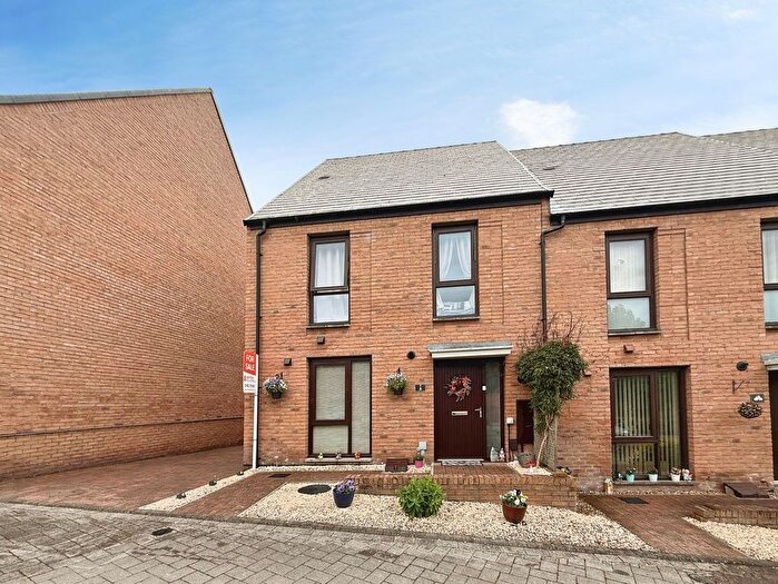 4 Bedroom End Terrace House For Sale In Glen Way, Ketley, TF1
