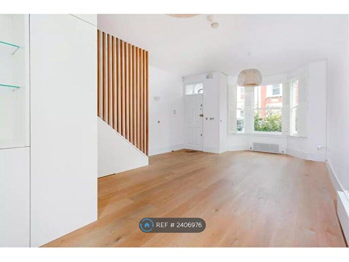4 Bedroom Semi-Detached House To Rent In Ingham Road, London, NW6