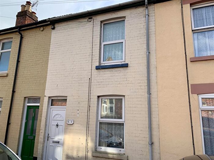 2 Bedroom Terraced House For Sale In New Street, Gloucester, GL1