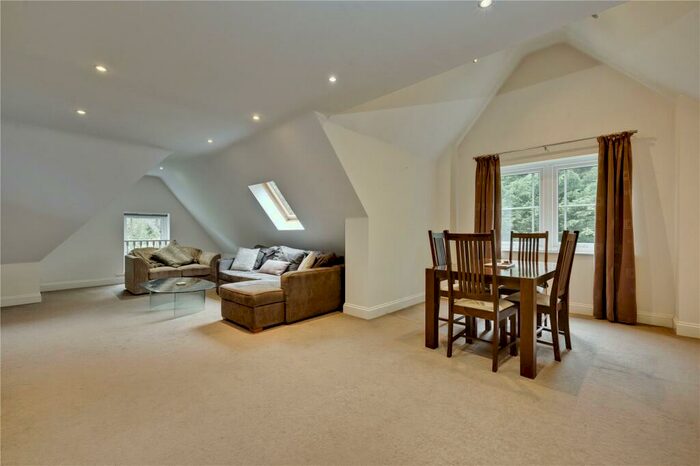 3 Bedroom Penthouse To Rent In Lakewood, Portsmouth Road, Esher, Surrey, KT10