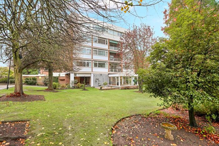 2 Bedroom Flat For Sale In The Bowls, Chigwell, IG7