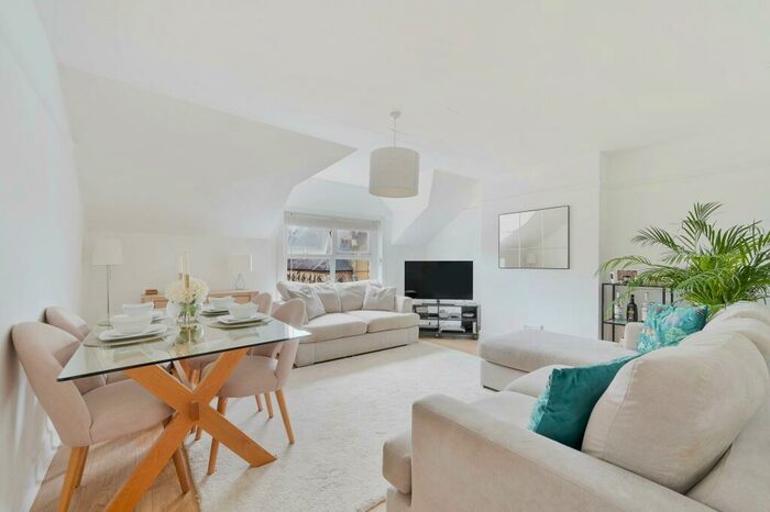 2 Bedroom Apartment To Rent In Queens Road, Wallington, SM6