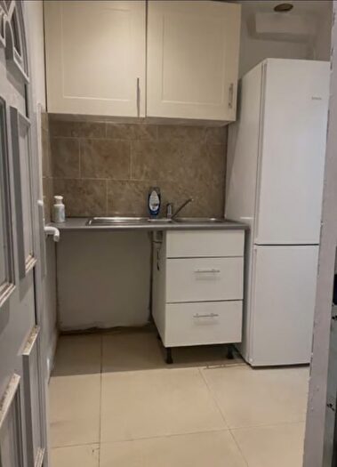 Studio To Rent In Oulton Crescent, Barking, Essex, IG11