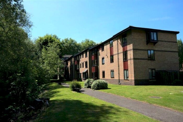 1 Bedroom Apartment To Rent In St Pauls Court, Berkeley Avenue, Reading, RG1