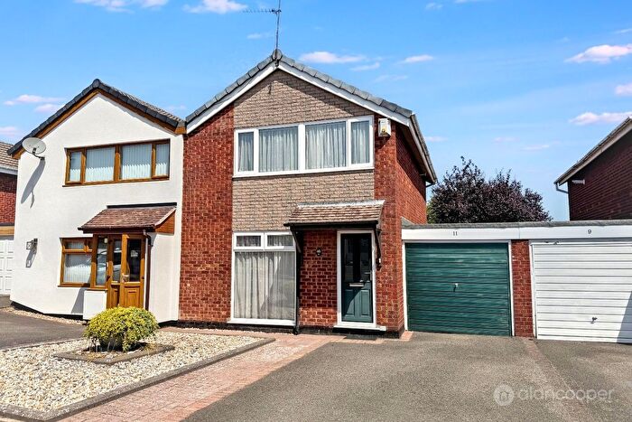 3 Bedroom Semi Detached House For Sale In Cumberland Drive, Lindley Park, Nuneaton, CV10