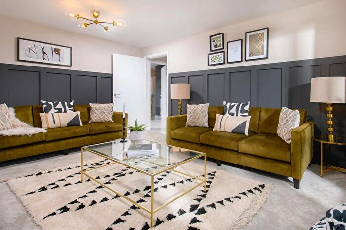 4 Bedroom Detached House For Sale In Broken Stone Road, Blackburn, BB3