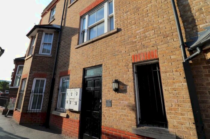1 Bedroom Flat To Rent In Yew Tree House, High Wycombe, HP13