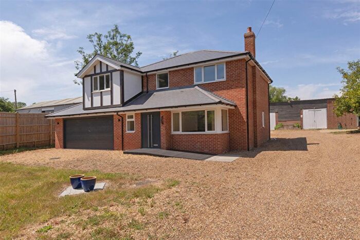 4 Bedroom Detached House For Sale In Broadwater Road, West Malling, ME19