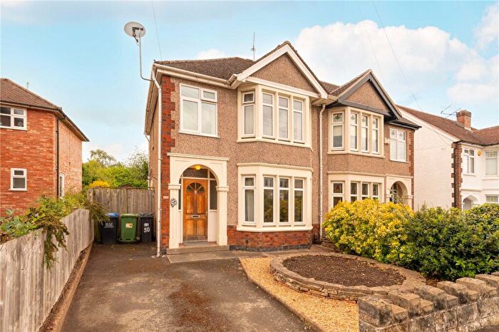 3 Bedroom Semi-Detached House For Sale In Kinross Road, Leamington Spa, Warwickshire, CV32