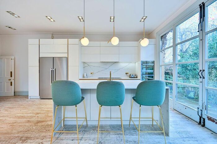 6 Bedroom Property To Rent In Upper Richmond Road West, East Sheen, London, SW14